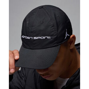 Nike Mens Air Jordan Sport Club Cap Black White Jumpman Size S/M Hat FZ2020 010